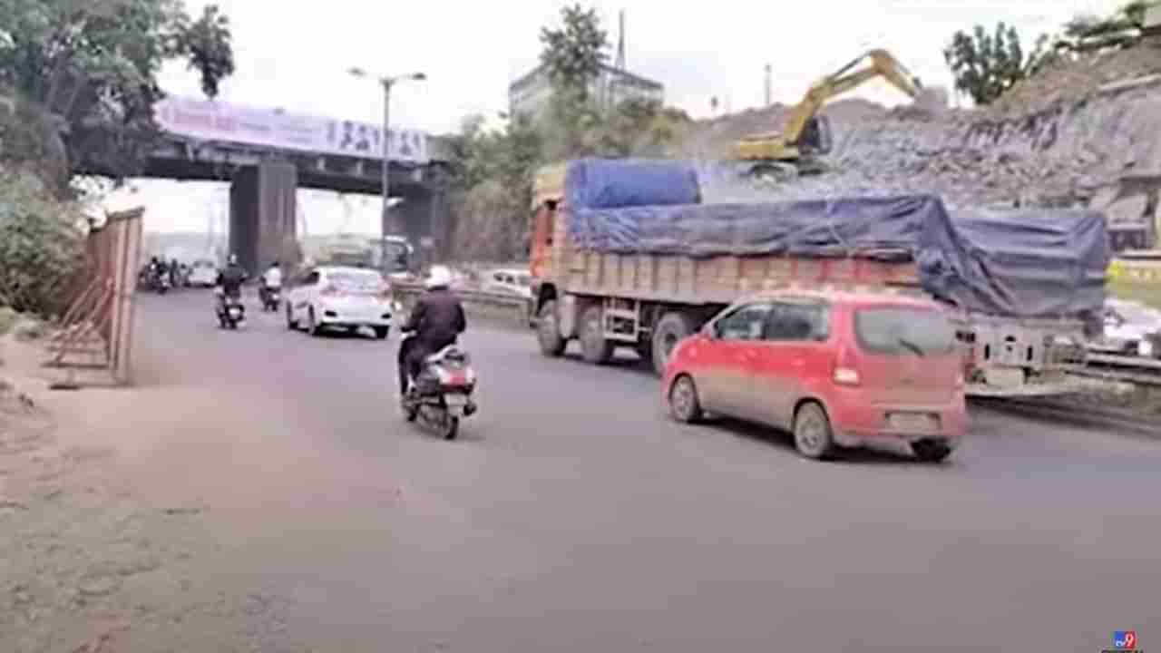 Pune traffic : गर्दीच्या वेळी अवजड वाहनांना वाहतूक पोलिसांनी घातली बंदी; वाहतूककोंडी सुटण्यासाठी पुणे, पिंपरी चिंचवडमध्ये प्रयोग