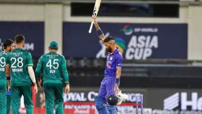 IND vs PAK: Six मुळे सामना जिंकला, पण हार्दिकच्या तीन फोरमुळे खरी मॅच फिरली, एकहा हा VIDEO बघा