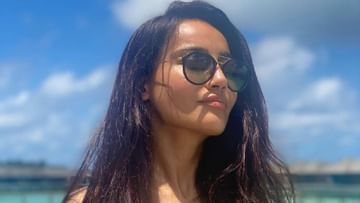 Surbhi Jyoti:'नागिन' फेम अभिनेत्री सुरभी ज्योतीचा बिकीनीतील हॉट अंदाज ; मालदीवमध्ये घेतेय सुट्ट्यांचा आनंद