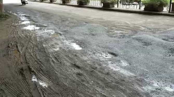 Nashik | नाशिक शहरातील खड्ड्यांचा देखावा सादर करा आणि बक्षीस जिंका, आगळ्या- वेगळ्या स्पर्धेचे आयोजन