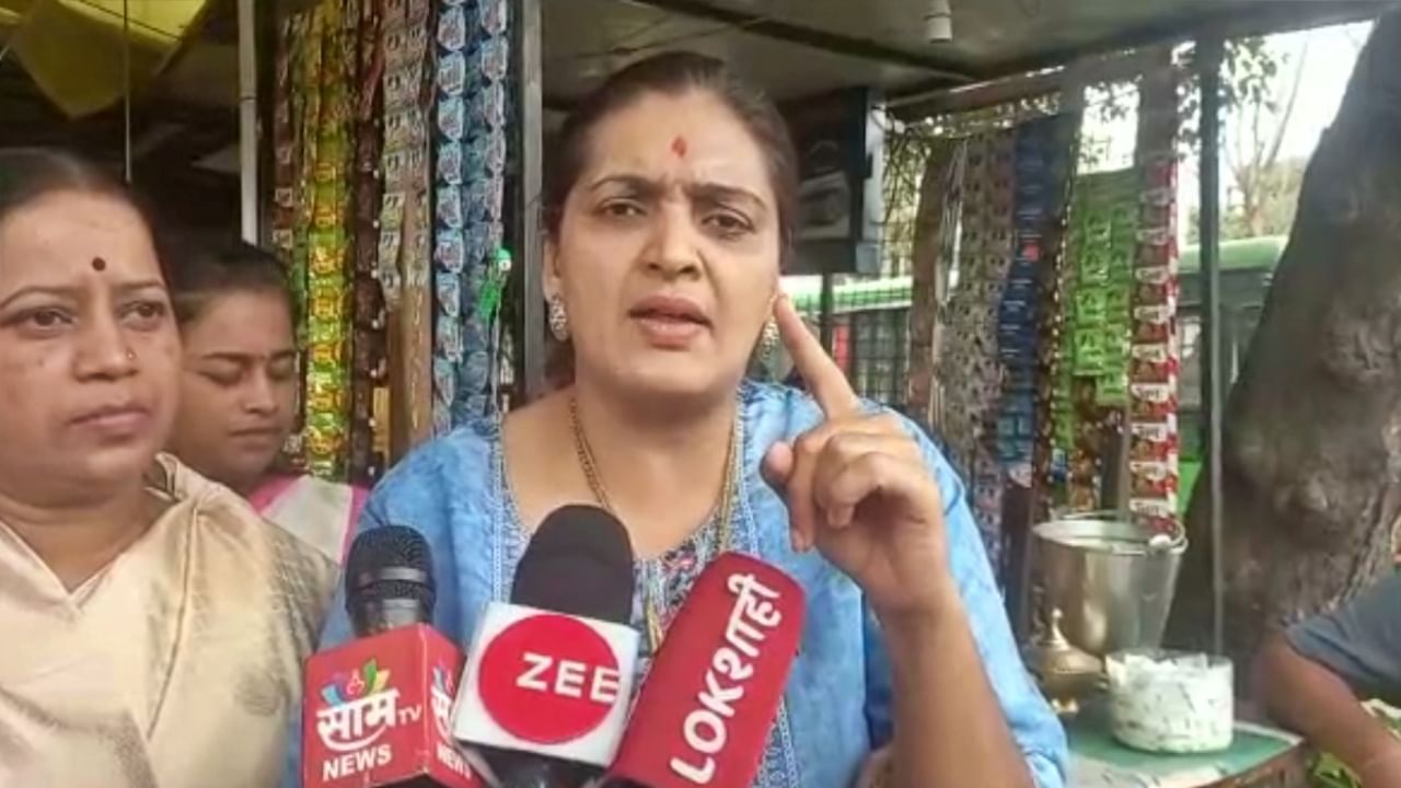 Rupali Patil : पुन्हा मंत्रीपदापासून पानटपरीवर चुना लावायला बसावं लागेल, गुलाबराव पाटलांच्या वादग्रस्त वक्तव्याचा रुपाली पाटलांकडून समाचार