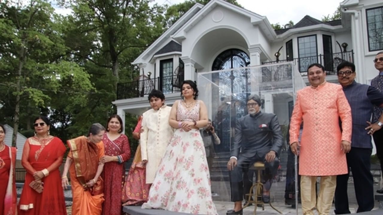 Amitabh Bachchan: जबरा फॅन! घरासमोर उभारला अमिताभ बच्चन यांचा पुतळा; पहा फोटो