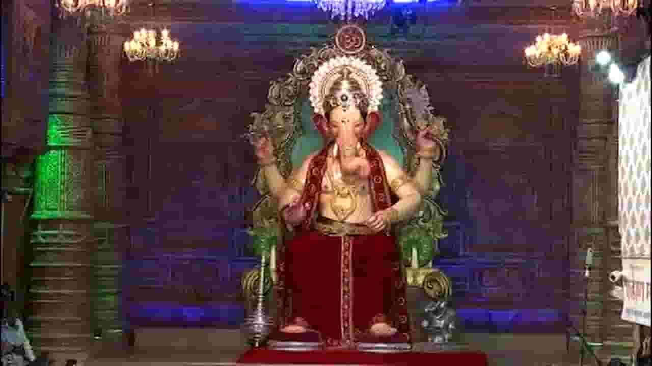 Lalbagcha Raja video: लालबागच्या राजाचं मुखदर्शन, घरबसल्या घ्या राजाचं दर्शन
