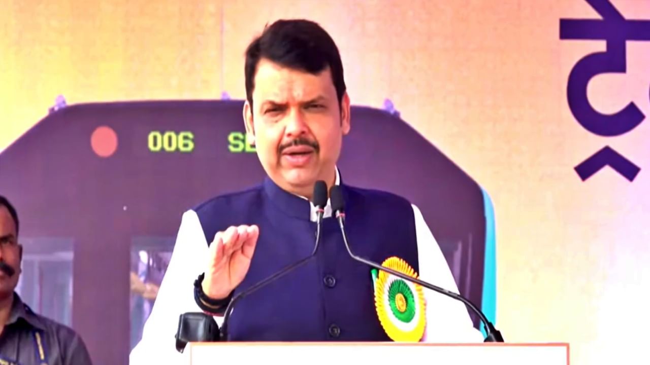 Devendra Fadnavis : आता ही मेट्रो धावण्यापासून कोणीही थांबवू शकत नाही, हा सिग्नलच आपण दिला, देवेंद्र फडणवीसांचा उद्धव ठाकरेंना टोला