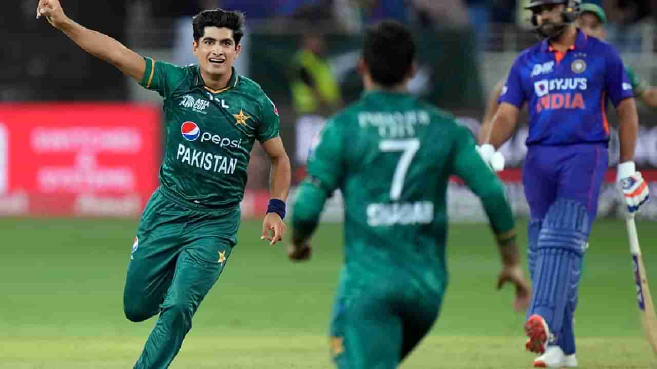 Ind Vs Pak: पाकिस्तानला हरवलं, पण या पाकिस्तानी बॉलरचं भारतीय फॅन्सकडून कौतुक