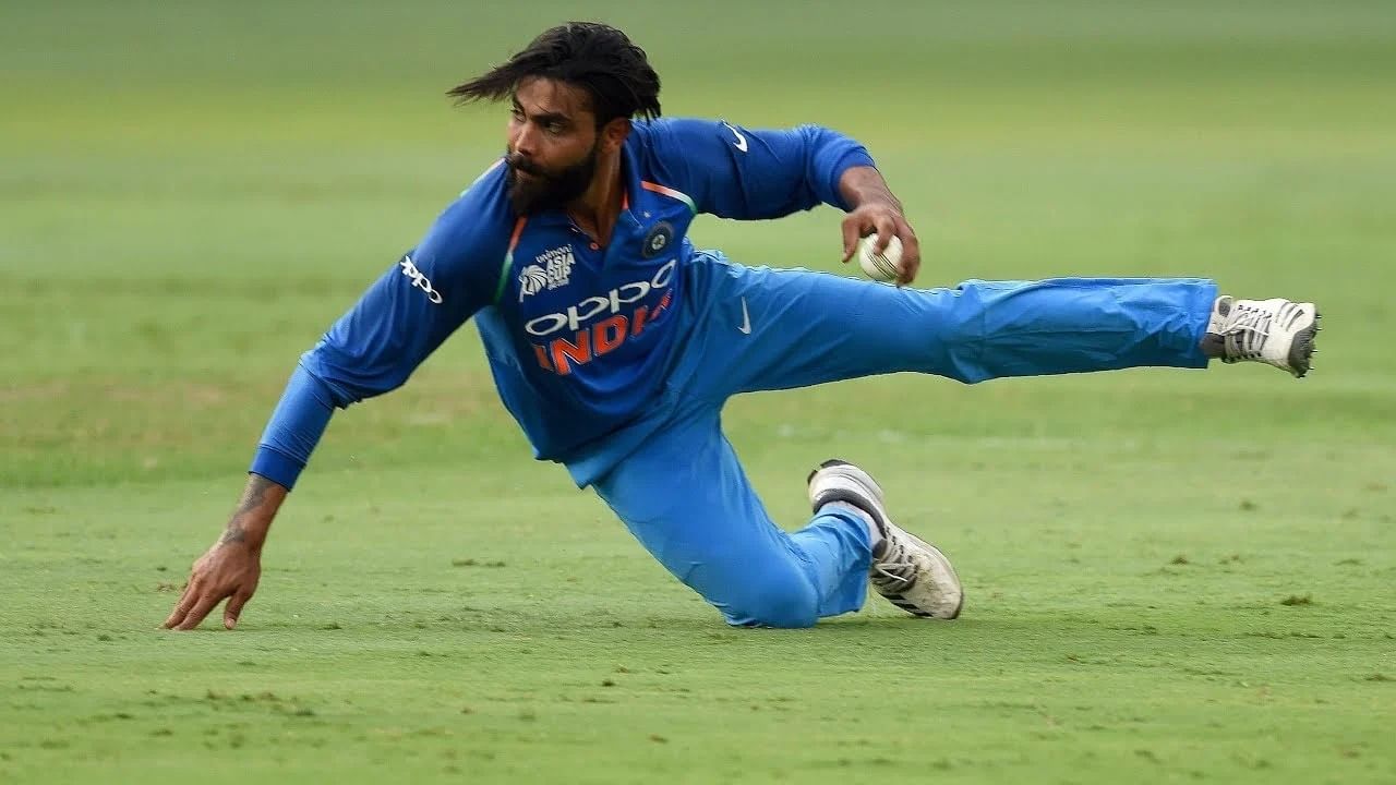 Asia cup 2022: Ravindra jadeja बाहेर गेल्यामुळे चार आघाड्यांवर टीम इंडियाचं मोठं नुकसान, कसं ते समजून घ्या....