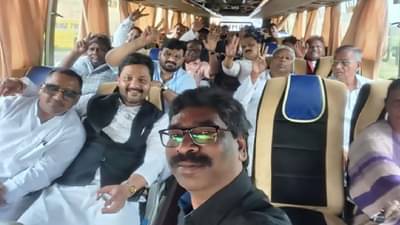 Jharkhand | झारखंडमध्ये महाराष्ट्रासारखंच सत्तासंकट, आमदार ताब्यात ठेवण्यासाठी मुख्यमंत्र्यांचे शर्थीचे प्रयत्न, छत्तीसगडकडे विमानाचे टेकऑफ, वाचा 10 अपडेट्स!