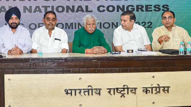 काँग्रेसमध्ये पुन्हा घोळ; दिग्गजांनाही गुंता सोडवता येईना म्हणाले...