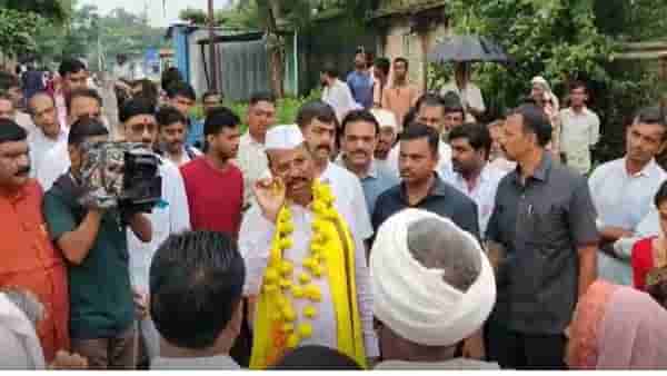Abdul Sattar | ये मीठा है, वो कडू है, अब्दुल सत्तार यांची मेळघाटात मिश्किल टिप्पणी, विरोधकांवर तुफ्फान बरसात