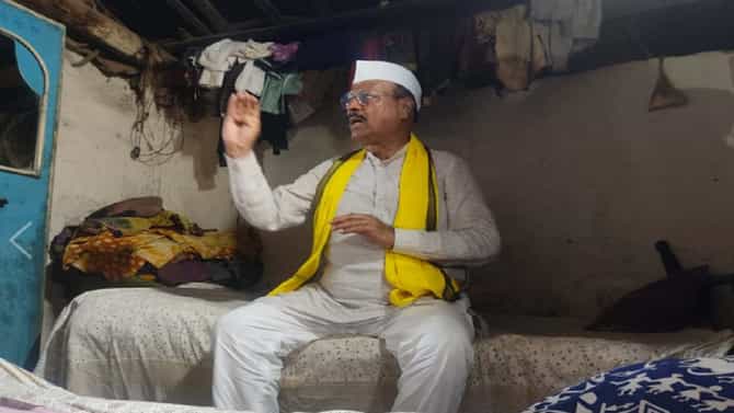 तुम्ही दारु घेता का? अतिवृष्टीची पाहणी करताना अब्दुल सत्तार यांनी जिल्हाधिकाऱ्यांना विचारला भलताच प्रश्न