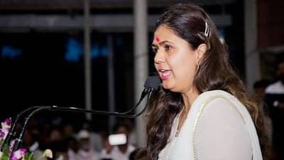 पंकजा मुंडे कुठेही जाणार नाही, ऊन-पाऊस सर्वच पक्षात असतो; या भावाचं बहिणीसाठी मोठं विधान