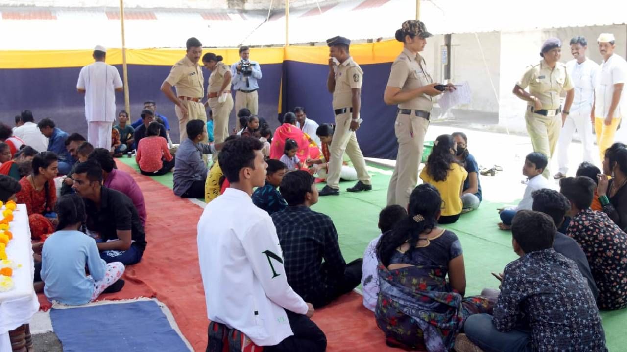 Nagpur Jail : नागपुरातील मध्यवर्ती कारागृहात घडला भावनिक अनुबंध, कारागृह ध्वजदिनानिमित्त गळाभेट उपक्रम
