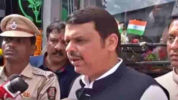 Devendra Fadnavis : अशोक चव्हाणांची भेट घेतली नाही, केवळ गणपतीच्या दर्शनासाठी गेलो होतो; देवेंद्र फडणवीसांचं स्पष्टीकरण