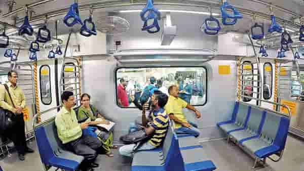 AC local: एका बाजूला विरोध, दुसरीकडे प्रवाशांच्या संख्येत इतक्या पटींनी वाढ, मध्य रेल्वेवर एसी लोकलला चांगला प्रतिसाद?
