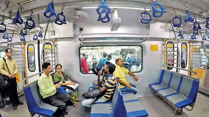 AC local: एका बाजूला विरोध, दुसरीकडे प्रवाशांच्या संख्येत इतक्या पटींनी वाढ, मध्य रेल्वेवर एसी लोकलला चांगला प्रतिसाद?
