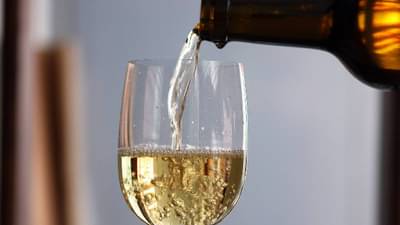 Alcohol: अचानक दारु सोडताय, बातमी वाचा अन् निर्णय घ्या, आरोग्याच्या दृष्टीने डॉंक्टरांचा सल्ला महत्वाचा..!