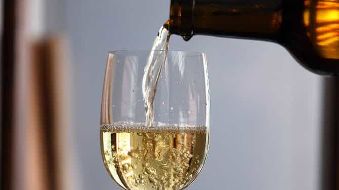 Alcohol: अचानक दारु सोडताय, बातमी वाचा अन् निर्णय घ्या, आरोग्याच्या दृष्टीने डॉंक्टरांचा सल्ला महत्वाचा..!