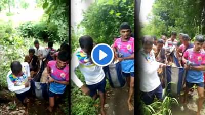 आज सर्वत्र गौरीची पुजा, पण आदिवासी पाड्यावर महिलांना आजही सजा! हृदयद्रावक घटना, गर्भवतीची झोळीतच प्रसूती, बाळ दगावलं