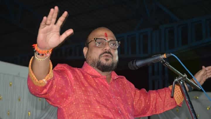 संजय राऊत म्हणजे चहा पेक्षा किटली गरम!- गुलाबराव पाटील संजय राऊत म्हणजे चहा पेक्षा किटली गरम!- गुलाबराव पाटील