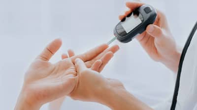 Diabetes:  या  वाईट सवयींमुळे तुम्हाला होऊ शकतो मधुमेह !