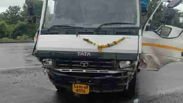 Palghar Accident : मुंबई अहमदाबाद मार्गावर पुन्हा सायरस मिस्त्रींच्या कारप्रमाणेच अपघात! टेम्पो डिव्हायडरला धडकून 1 जखमी