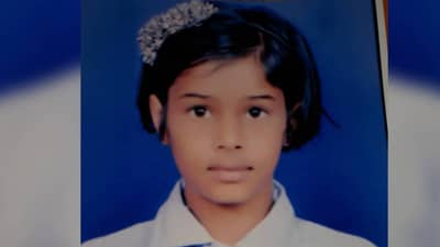 मुलांसोबत हसून बोलायची! आई वडिलांना आला राग, 11 वर्षांच्या मुलीसोबत पालकांनीच केलं हडळकृत्य