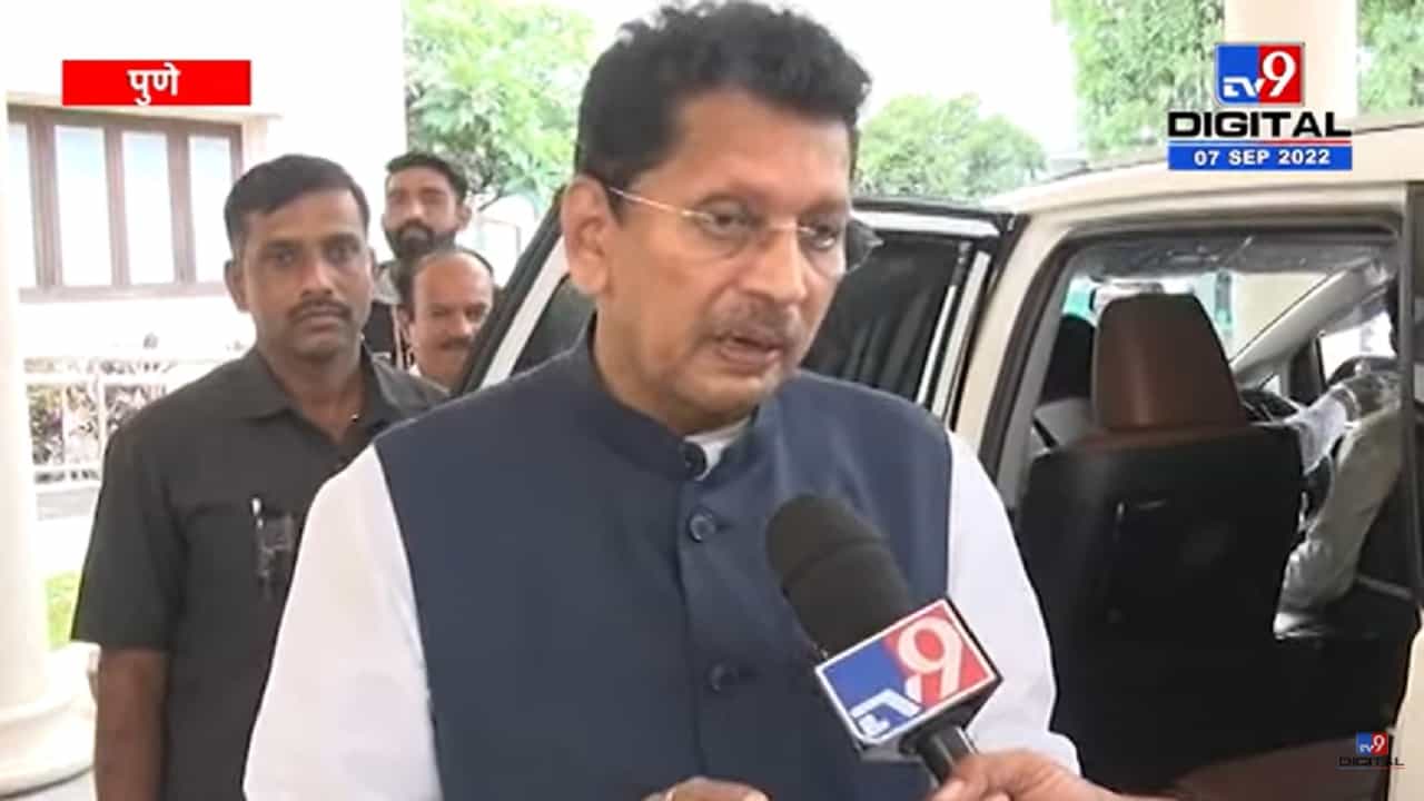 अधिक गणपती मंडळांना भेट देणारे पहिले मुख्यमंत्री, केसरकरांकडून मुख्यमंत्र्यांची स्तुती अधिक गणपती मंडळांना भेट देणारे पहिले मुख्यमंत्री, केसरकरांकडून मुख्यमंत्र्यांची स्तुती