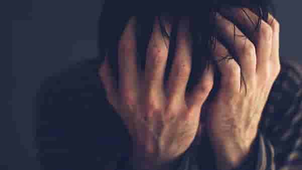 Health: डिप्रेशनमुळे वाढू शकतो हृदयाशी संबंधित आजारांचा धोका, स्वीकारा हे हेल्दी रुटीन !