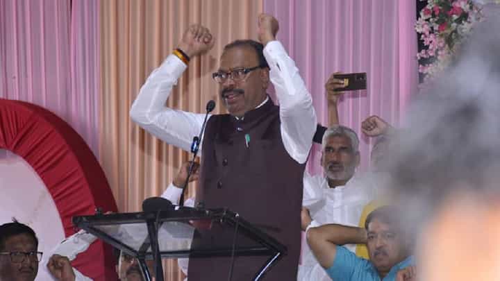 ठरवलं तर काँग्रेसच्या 'या' बड्या नेत्याचा निश्चित, बावनकुळेंना विश्वास ठरवलं तर काँग्रेसच्या 'या' बड्या नेत्याचा निश्चित, बावनकुळेंना विश्वास