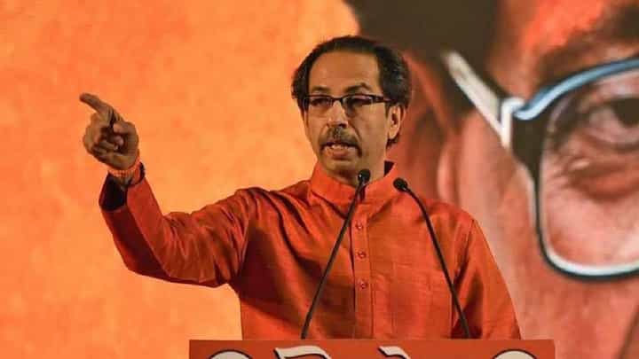 गुजरातमधील ड्रग्ज तस्करीचा पैसा कुठे जातो? 'सामना'मधून भाजपाला पुन्हा खोचक सवाल गुजरातमधील ड्रग्ज तस्करीचा पैसा कुठे जातो? 'सामना'मधून भाजपाला पुन्हा खोचक सवाल
