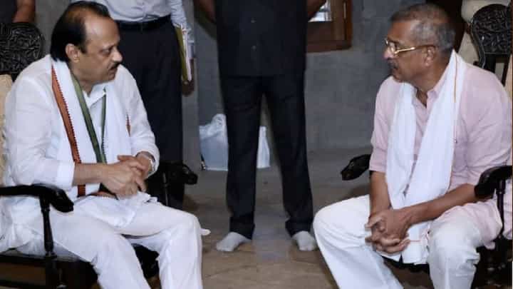 जेव्हा अजितदादा नाना पाटेकरांच्या घरी जातात, गप्पा-गोष्टी अन् बरंच काही... जेव्हा अजितदादा नाना पाटेकरांच्या घरी जातात, गप्पा-गोष्टी अन् बरंच काही...