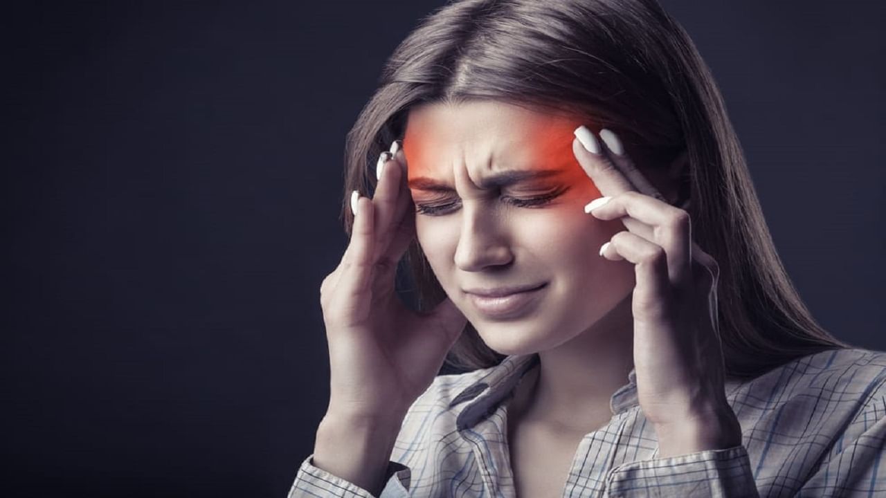 Migraine: ' या ' घरगुती उपायांनी मायग्रेनच्या वेदना होतील दूर !