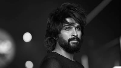 Allu Arjun: 100 कोटींचे घर, सात कोटींची व्हॅनिटी आणि महागड्या कार इतक्या कोटींचा मालक आहे अल्लू अर्जुन