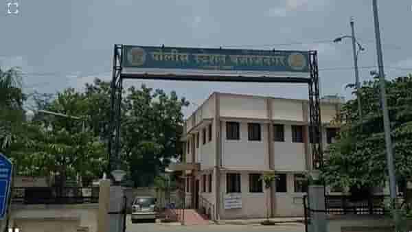बँकेत मोठ्या अधिकाऱ्यांशी ओळख आहे सांगून करायचा हे काम, वाईट कॉलर ठगाला असा केला जेरबंद