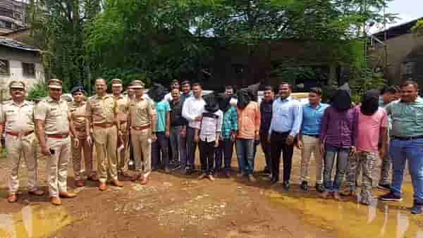 Ulhasnagar : मंदिरात सशस्त्र दरोडा टाकणाऱ्यांना अद्दल घडवली! विठ्ठलवाडी पोलिसांची मोठी कारवाई, 4 दरोडेखोरांना बेड्या