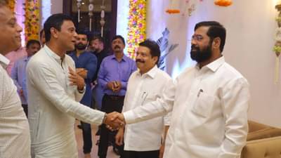 MNS : बीएमसीत शिंदे गट मनसेला सोबत घेण्याच्या मनसुब्यात? गणपती दर्शनासाठी देशपांडे-धुरी यांची वर्षावारी