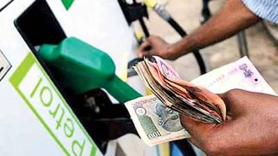 Petrol-Diesel Price News | खूशखबर, पेट्रोल-डिझेल होणार स्वस्त, इतक्या रुपयांनी उतरणार भाव