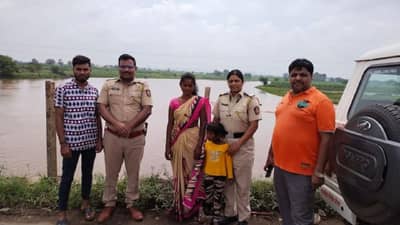 माय-लेक जीवन संपवत होते...पोलीस धावून आले बाप्पाच्या रूपात...