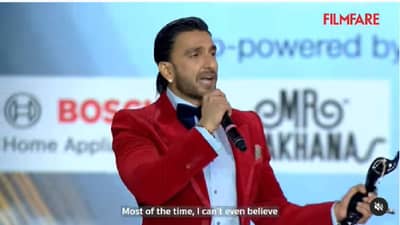Ranveer Singh: सर्वोत्कृष्ट अभिनेत्याचा पुरस्कार मिळाल्यानंतर अभिनेता रणवीर सिंग झाला भावूक ...
