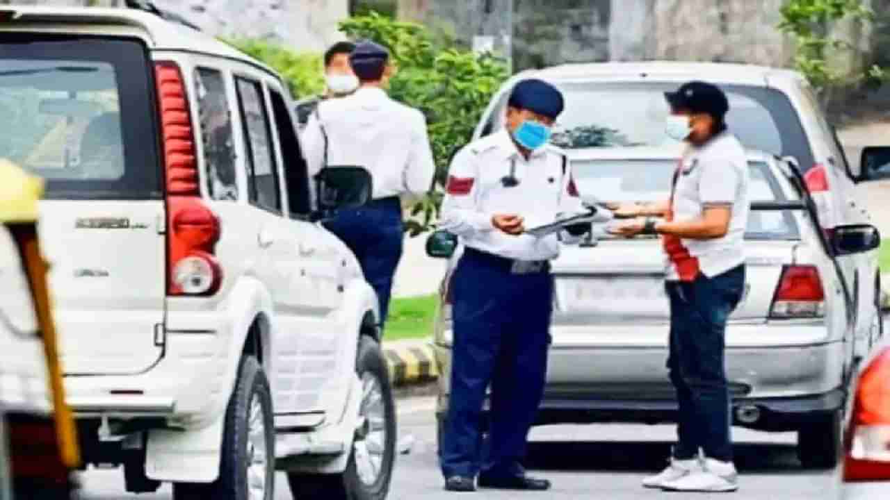 Delhi Traffic Police | कायद्यात रहाल तर फायद्यात रहाल, दिल्ली ट्रॅफिक पोलिसांचा ‘हा’ मोलाचा सल्ला..