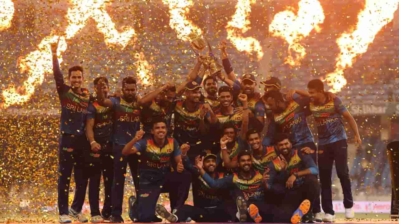 Asia Cup 2022 : आशिया चषक 2022 चे जेतेपद पटकावल्यानंतर श्रीलंका टीमवर पैशांचा पाऊस, मिळाले इतके कोटी