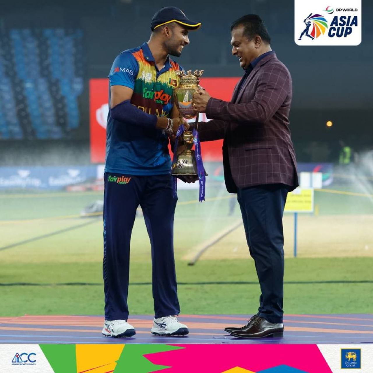 आशिया कप 2022 मध्ये सर्वाधिक धावा करणारे फलंदाज   मोहम्मद रिझवान (पाकिस्तान)- २८१ धावा विराट कोहली (भारत) - २७६ धावा इब्राहिम झद्रान (एएफजी) - १९६ धावा