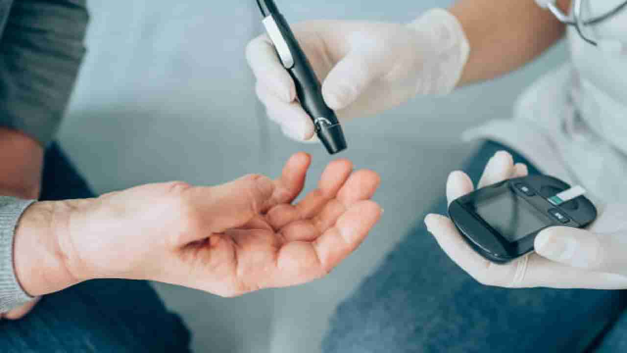 Diabetes warning signs: हातावर दिसतात मधुमेहाची लक्षणे, तुम्हालाही होतोय का हा त्रास?