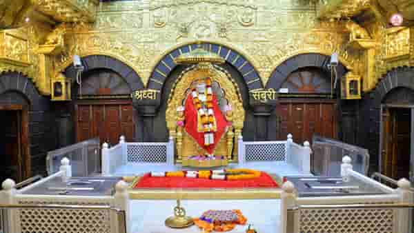 Shirdi Saibaba | साईबाबा मंदिराच्या विश्वस्त मंडळाला अखेर दणका, हायकोर्टाने सरकारला काय दिले निर्देश