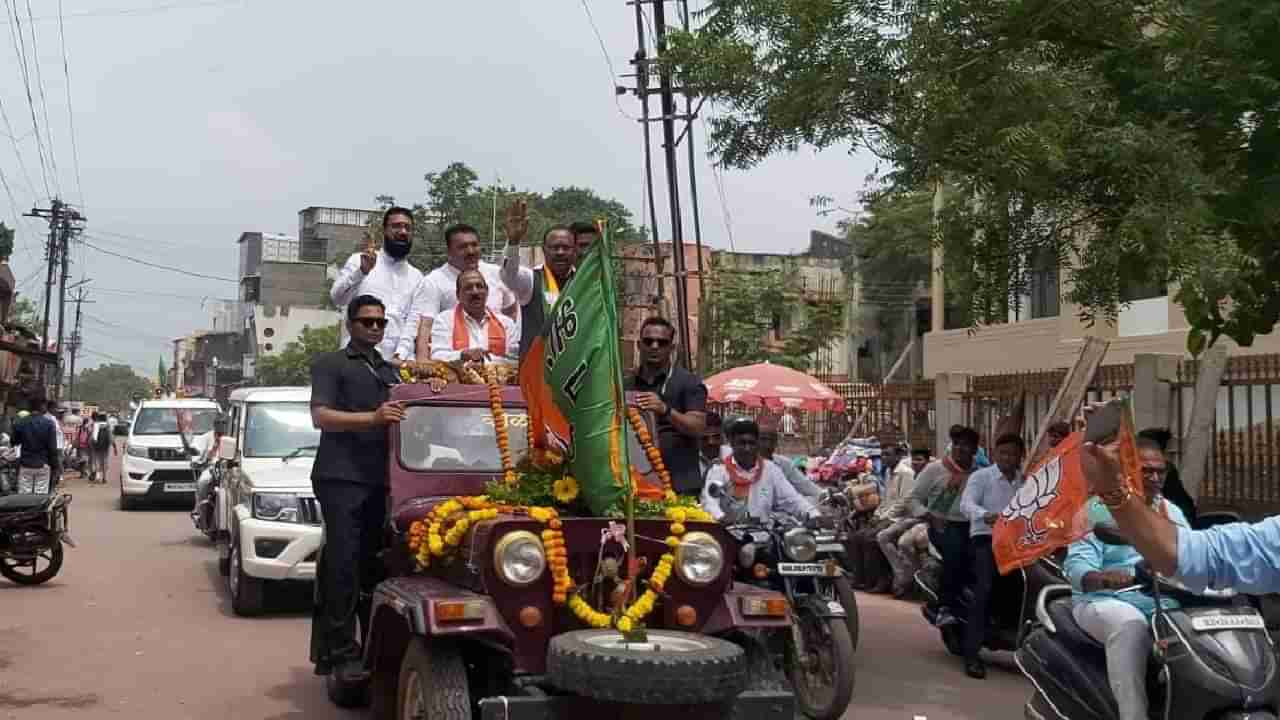 ठाकरे गटाकडे हिंदुत्व आहेच कुठे?, त्यांची वाटचाल तर या पक्षांच्या विचारांवर; भाजप नेता बरसला