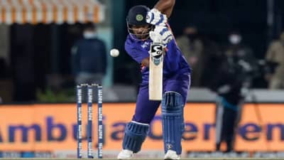 या चार कारणांमुळे ऋषभ पंतच्या जागी संजू सॅमसनला मिळाली पाहिजे होती संधी