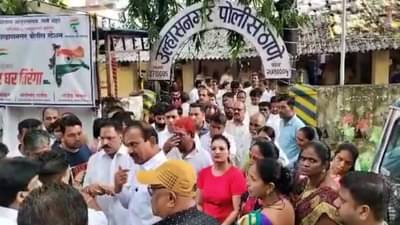Ulhasnagar Shivsena : युवासेना शहरप्रमुखावर खोट्या गुन्ह्याचं षडयंत्र, उल्हासनगरातील शिवसैनिक आक्रमक; पोलीस ठाण्यावर धडक