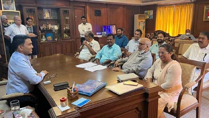 काँग्रेसला या राज्यातही मोठे खिंडार; भाजपात प्रवेश केल्याने फक्त 3 आमदार राहणार शिल्लक