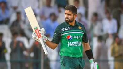 Pakistan T20 WC Team: पाकिस्तान टीमने त्याच्याकडे दुर्लक्ष केलं, त्याने मैदानात बाबर आजमला ठरवलं चुकीचं