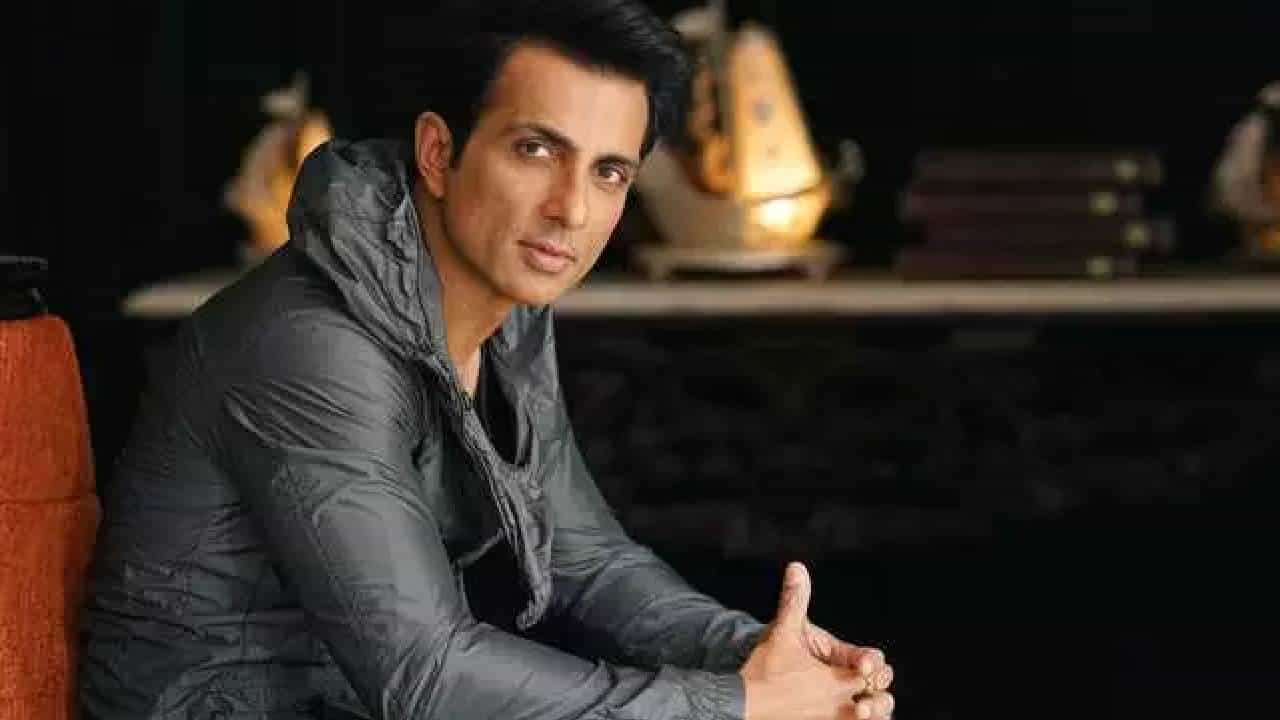 Sonu Sood | खास विद्यार्थ्यांसाठी सोनू सुदने सुरू केला नाविन्यपूर्ण उपक्रम, जाणून घ्या याबद्दल...
